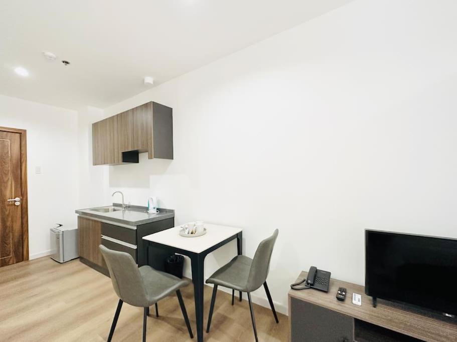 Mangrove Residences Mactan Punta Engano  Ngoại thất bức ảnh
